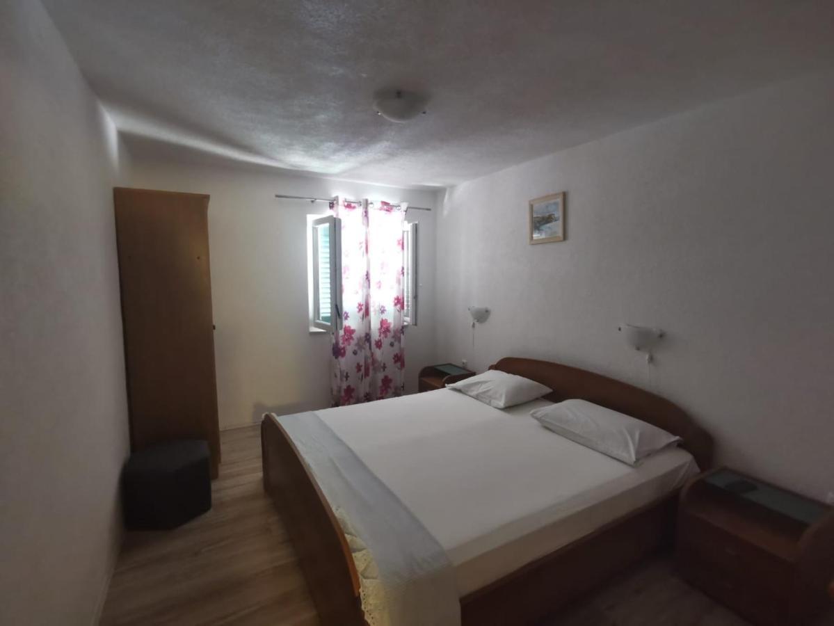 Apartmani Franceska Бол Экстерьер фото