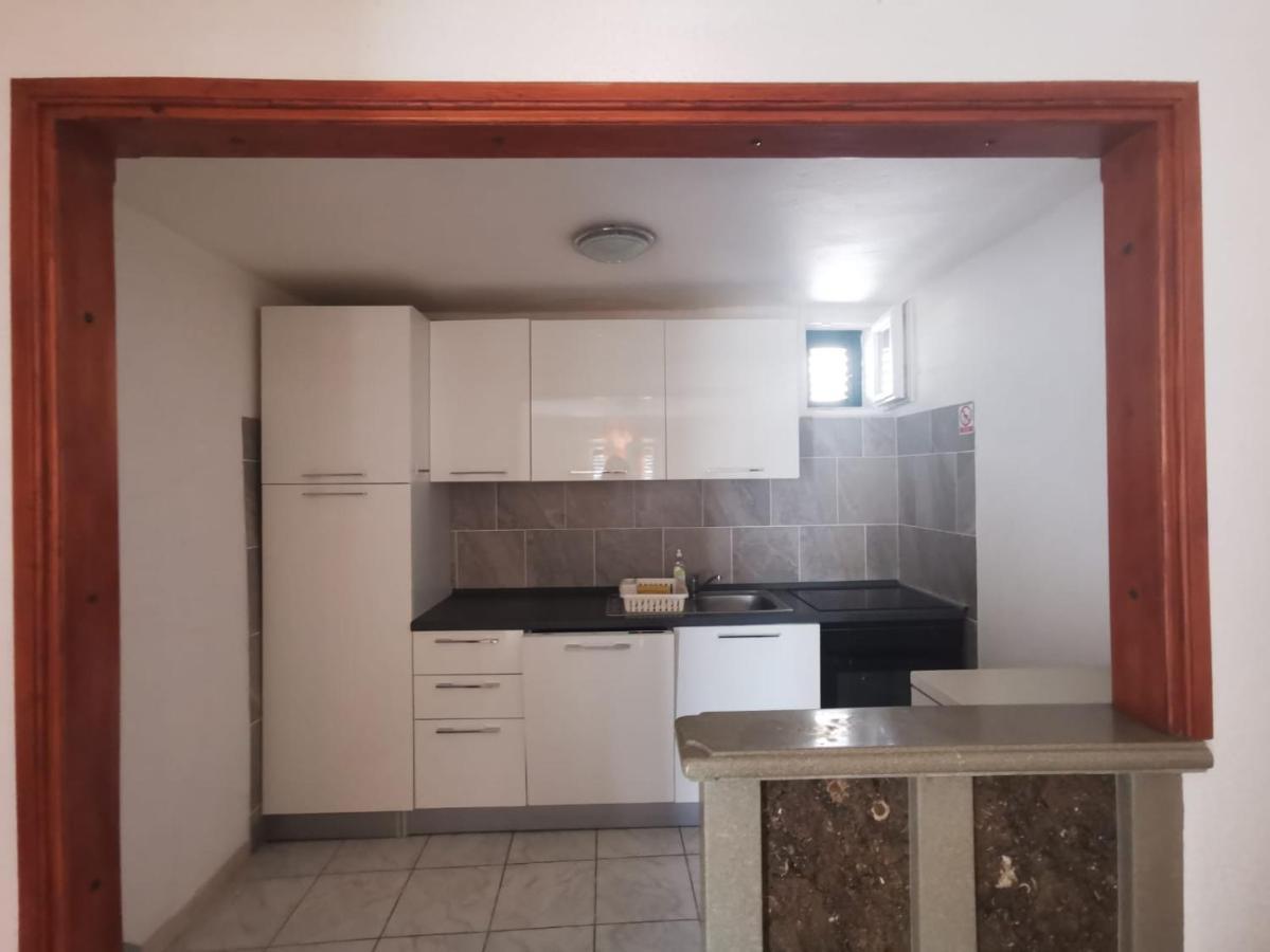 Apartmani Franceska Бол Экстерьер фото