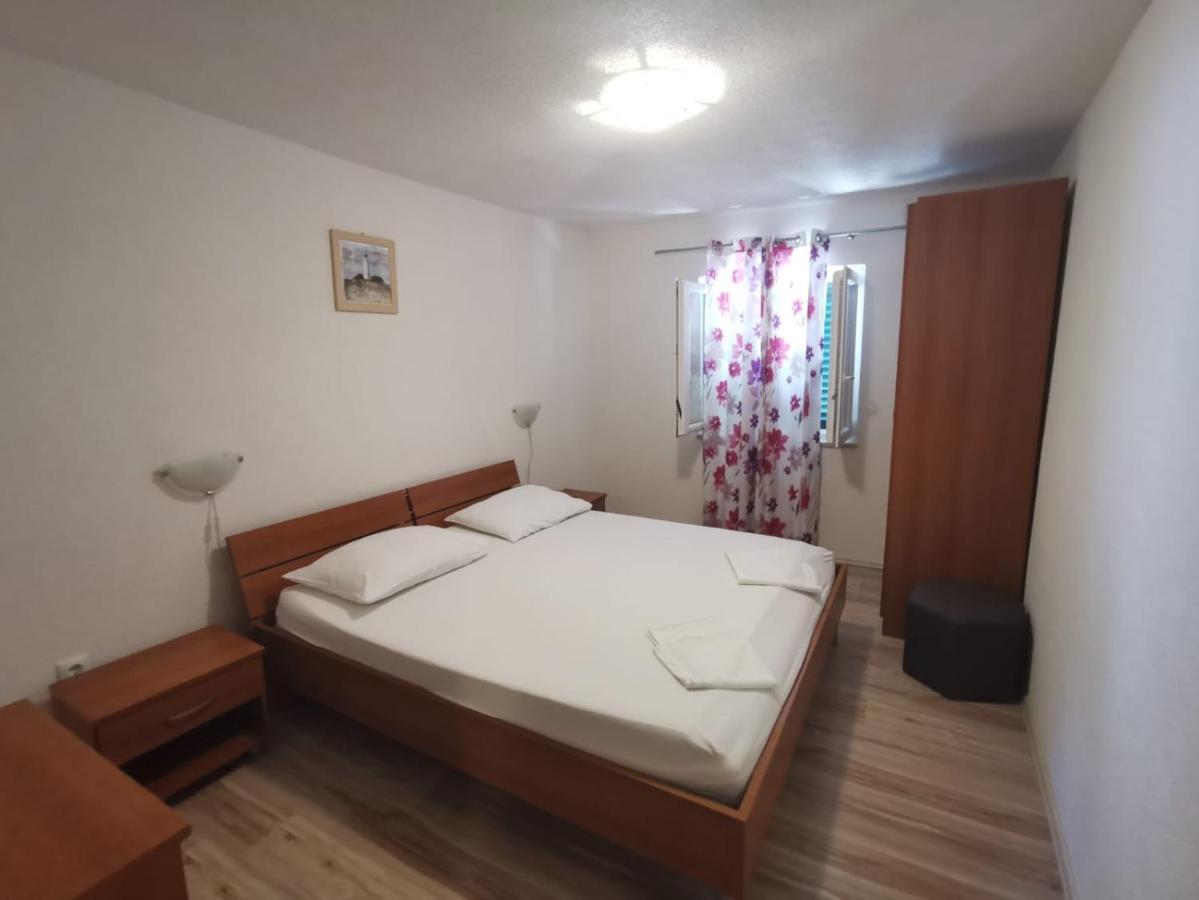 Apartmani Franceska Бол Экстерьер фото