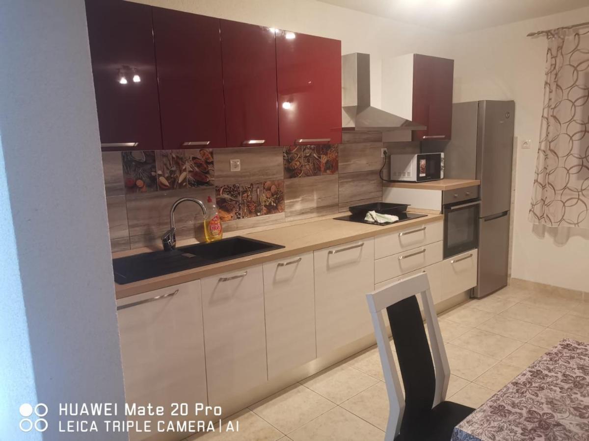 Apartmani Franceska Бол Экстерьер фото